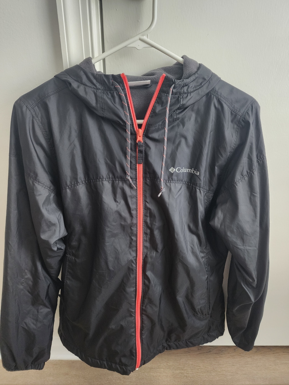 Columbia Womens Black Jacket with Pink Zipper